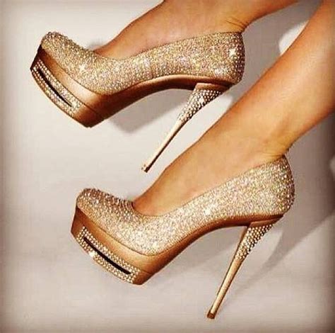 gouden high heels.